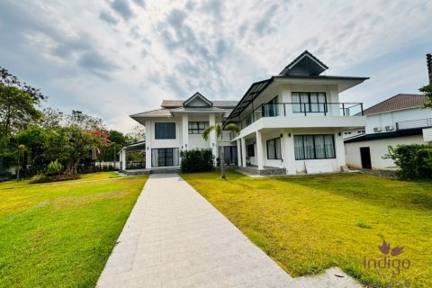 Maison à San Sai, Thaïlande 7 chambres № 170322 - photo 2