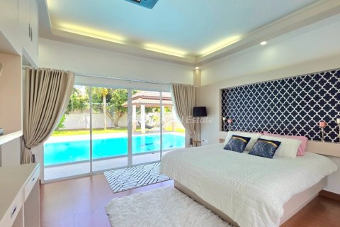 House in Sattahip, Thailand 3 bedrooms № 170321 - photo 12
