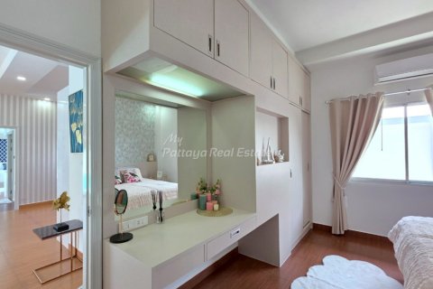 House in Sattahip, Thailand 3 bedrooms № 170321 - photo 17