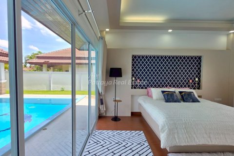 House in Sattahip, Thailand 3 bedrooms № 170321 - photo 11