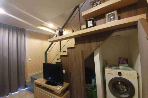 Condo in Bangkok, Thailand, 1 bedroom  № 183329 - photo 9