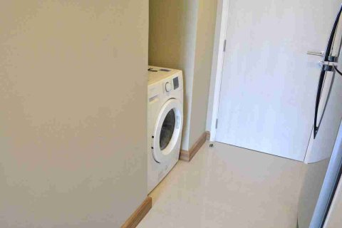 Condo in Bangkok, Thailand, 2 bedrooms № 183330 - photo 12