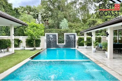 Casa de 6 dormitorios en Pattaya, Tailandia № 213219 - foto 3
