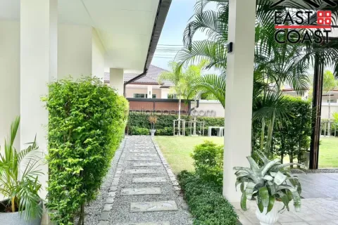 Casa de 6 dormitorios en Pattaya, Tailandia № 213219 - foto 6