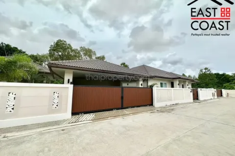 Casa de 6 dormitorios en Pattaya, Tailandia № 213219 - foto 4