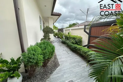 Casa de 6 dormitorios en Pattaya, Tailandia № 213219 - foto 7