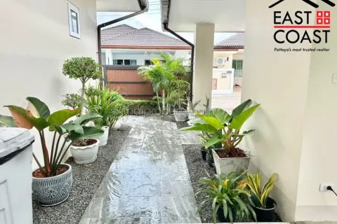 Casa de 6 dormitorios en Pattaya, Tailandia № 213219 - foto 8