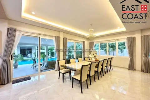 Casa de 6 dormitorios en Pattaya, Tailandia № 213219 - foto 10