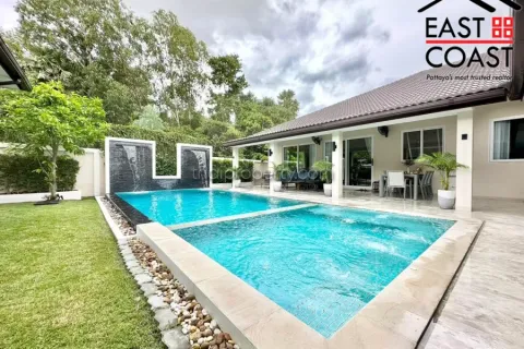 Casa de 6 dormitorios en Pattaya, Tailandia № 213219 - foto 2