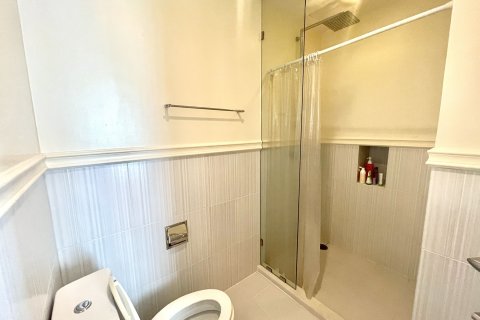 Condo in Hua Hin, Thailand, 2 bedrooms  № 153586 - photo 16