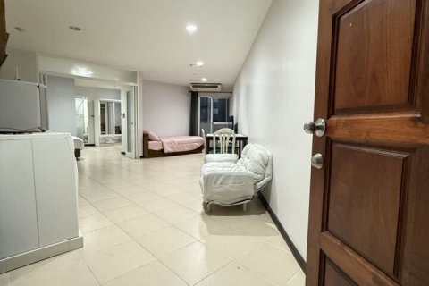 Кондоминиум с 3 спальнями в Ратчатхеви, Бангкок, Таиланд № 137388 - фото 3