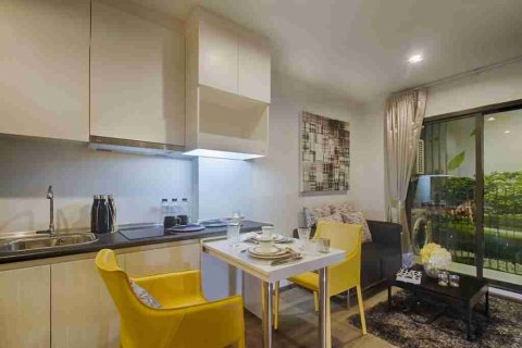 Condo in Bangkok, Thailand, 1 bedroom  № 183163 - photo 4