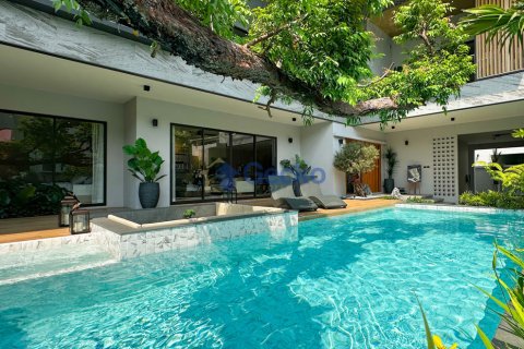 House in Pattaya, Thailand 5 bedrooms № 209807