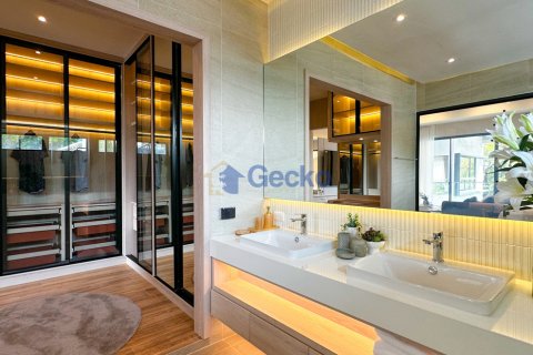 House in Pattaya, Thailand 5 bedrooms № 209807 - photo 23