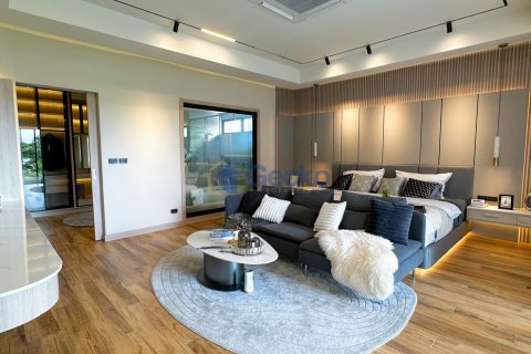 House in Pattaya, Thailand 5 bedrooms № 209807 - photo 14