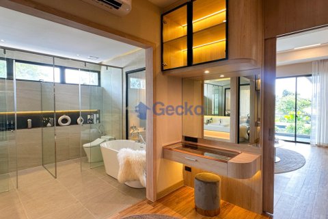 House in Pattaya, Thailand 5 bedrooms № 209807 - photo 24