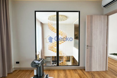 House in Pattaya, Thailand 5 bedrooms № 209807 - photo 12