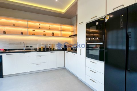 House in Pattaya, Thailand 5 bedrooms № 209807 - photo 9
