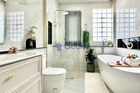 House in Pattaya, Thailand 3 bedrooms № 209806 - photo 8