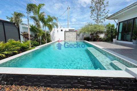 House in Pattaya, Thailand 3 bedrooms № 209806 - photo 17