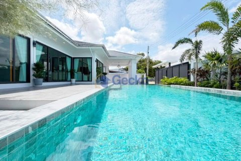 House in Pattaya, Thailand 3 bedrooms № 209806 - photo 5