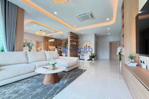 House in Pattaya, Thailand 3 bedrooms № 209806 - photo 4