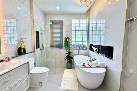 House in Pattaya, Thailand 3 bedrooms № 209806 - photo 15