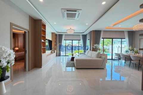 House in Pattaya, Thailand 3 bedrooms № 209806 - photo 19