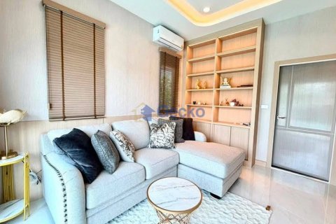 House in Pattaya, Thailand 3 bedrooms № 209806 - photo 12