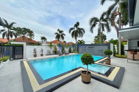 House in Pattaya, Thailand 4 bedrooms № 209805 - photo 28