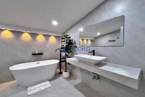 House in Pattaya, Thailand 4 bedrooms № 209805 - photo 14