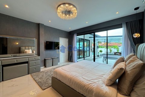 House in Pattaya, Thailand 4 bedrooms № 209805 - photo 12