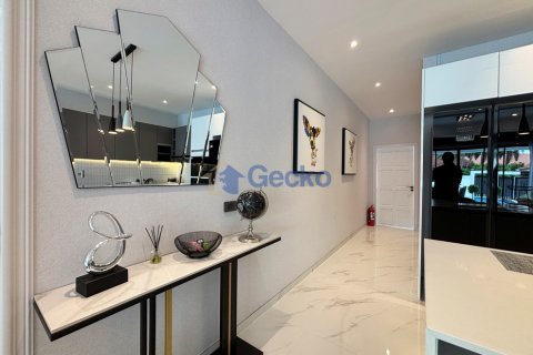 House in Pattaya, Thailand 4 bedrooms № 209805 - photo 7