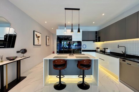 House in Pattaya, Thailand 4 bedrooms № 209805 - photo 10