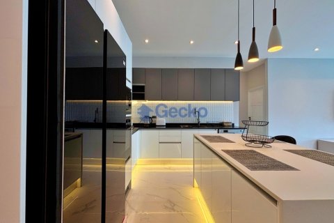 House in Pattaya, Thailand 4 bedrooms № 209805 - photo 9