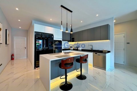 House in Pattaya, Thailand 4 bedrooms № 209805 - photo 11