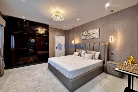 House in Pattaya, Thailand 4 bedrooms № 209805 - photo 24