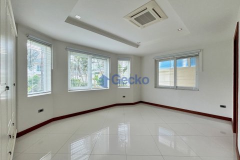 House in Pattaya, Thailand 4 bedrooms № 209804 - photo 22
