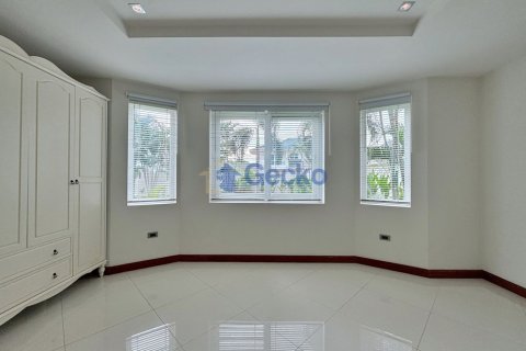 House in Pattaya, Thailand 4 bedrooms № 209804 - photo 14
