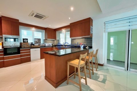 House in Pattaya, Thailand 4 bedrooms № 209804 - photo 7