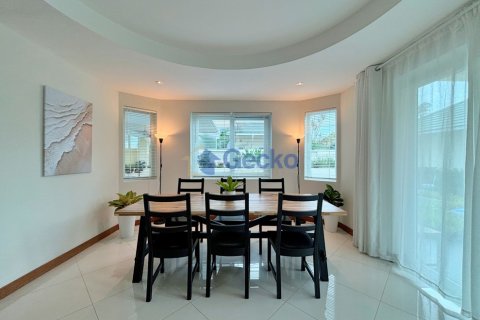 House in Pattaya, Thailand 4 bedrooms № 209804 - photo 10