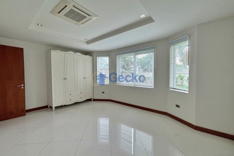 House in Pattaya, Thailand 4 bedrooms № 209804 - photo 13