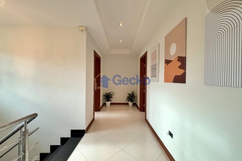 House in Pattaya, Thailand 4 bedrooms № 209804 - photo 16