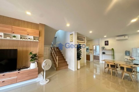 House in Pattaya, Thailand 3 bedrooms № 209803 - photo 2