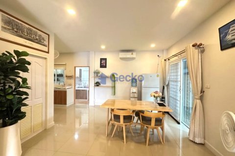 House in Pattaya, Thailand 3 bedrooms № 209803 - photo 7