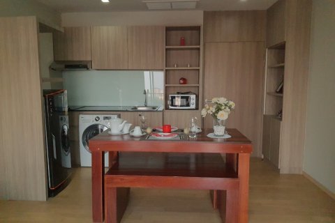 Студия в кондо в Ваттхане, Бангкок, Таиланд № 172198 - фото 2