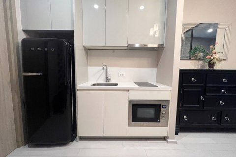 Studio in the Condo in Pathum Wan, Bangkok, Thailand № 159355 - photo 9