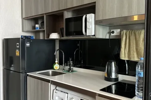 Studio in the Condo in Watthana, Bangkok, Thailand  № 159353 - photo 4