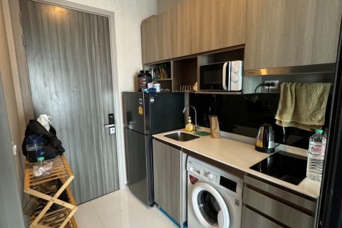 Studio in the Condo in Watthana, Bangkok, Thailand  № 159353 - photo 2