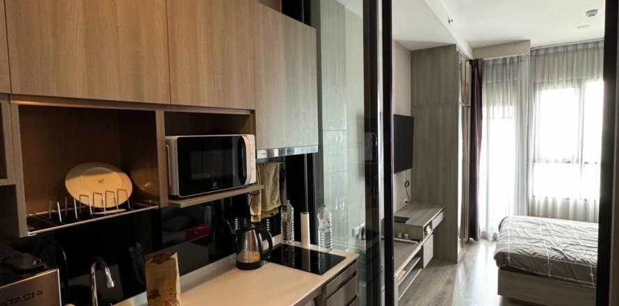 Studio in the Condo in Watthana, Bangkok, Thailand  № 159353